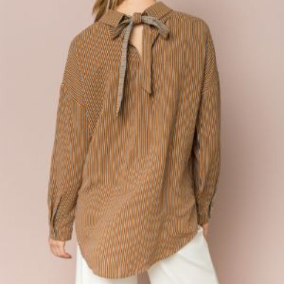 Hem & Thread Tie Back Button Up Blouse - Picture 4 of 8
